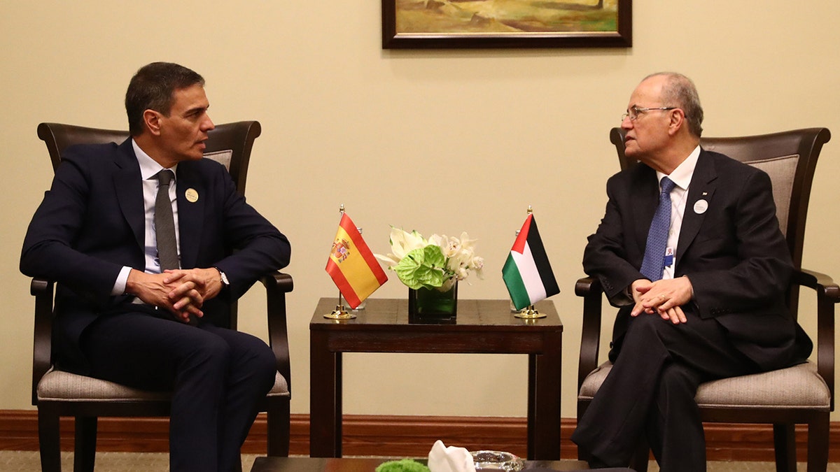 Spain PM with Palestinian Authority officials
