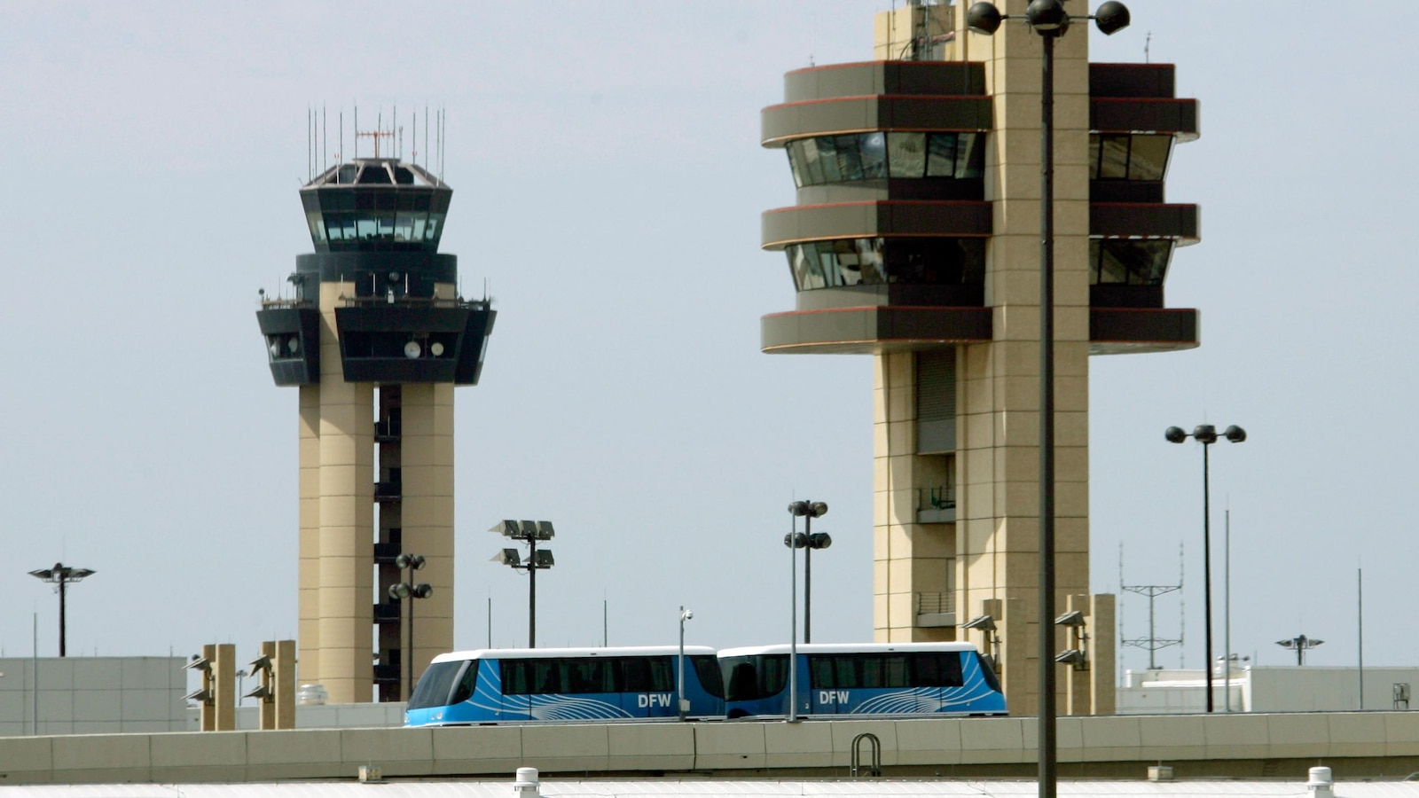 Dallas-area flights snarled as telecom equipment issue disrupts air traffic control, FAA says