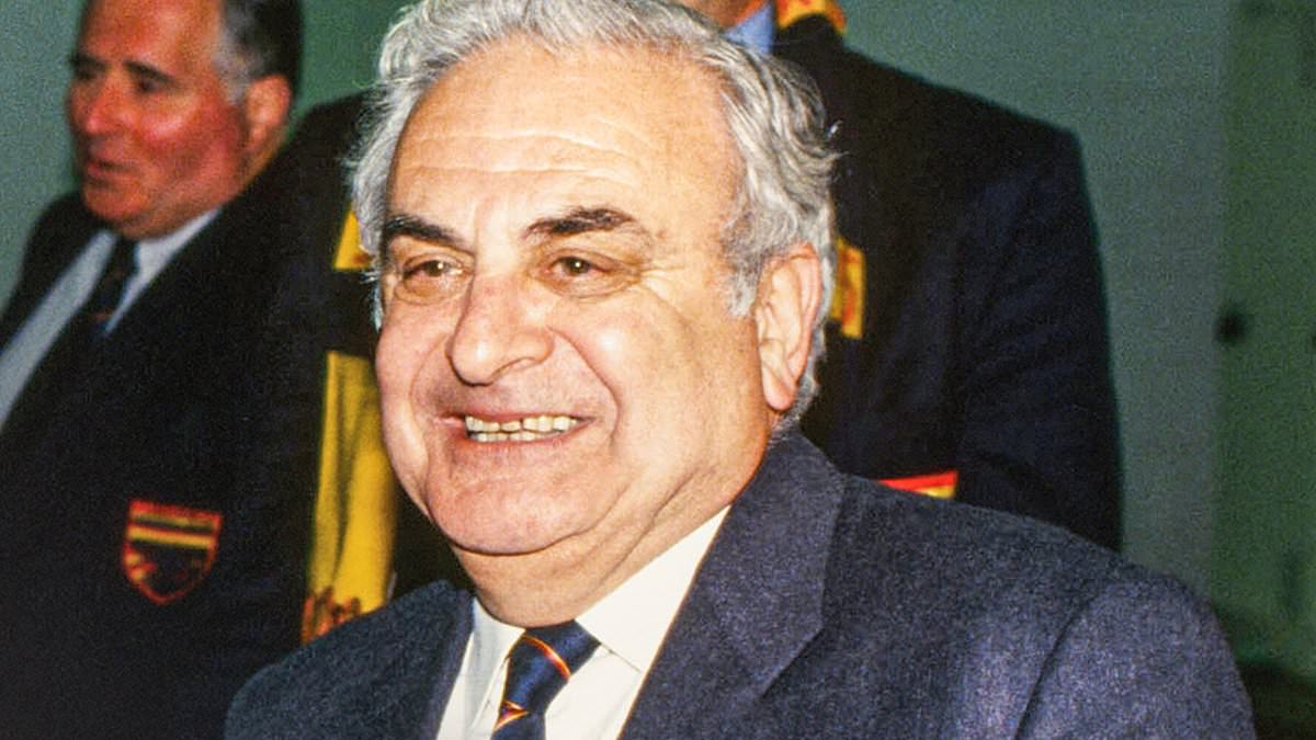 Max Basheer, architect of South Australia’s AFL era, dies at 98