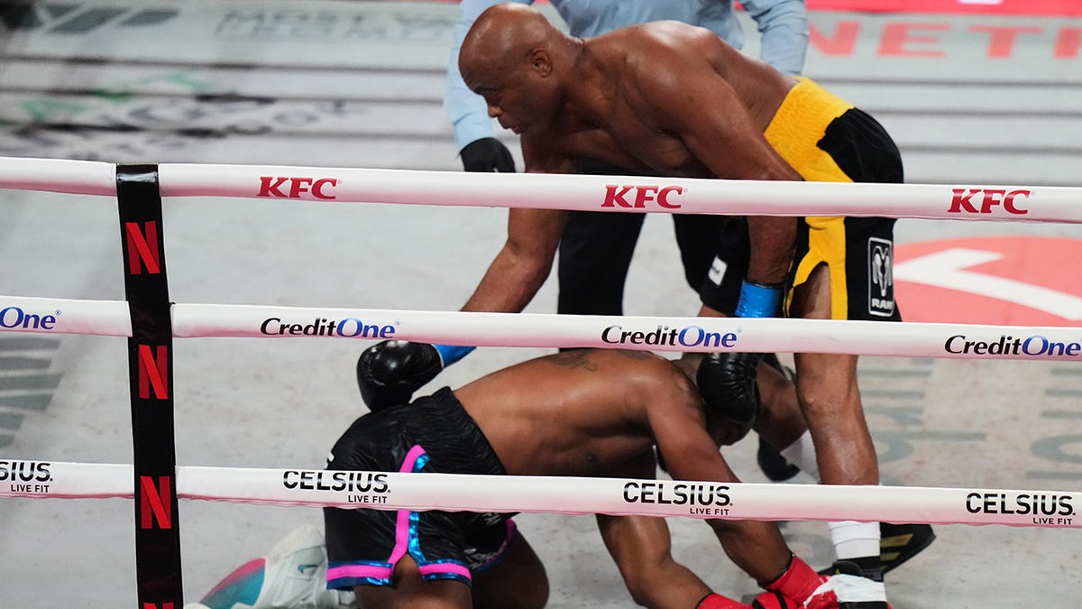 Anderson Silva stops Tyron Woodley in second round on Jake Paul card in Miami