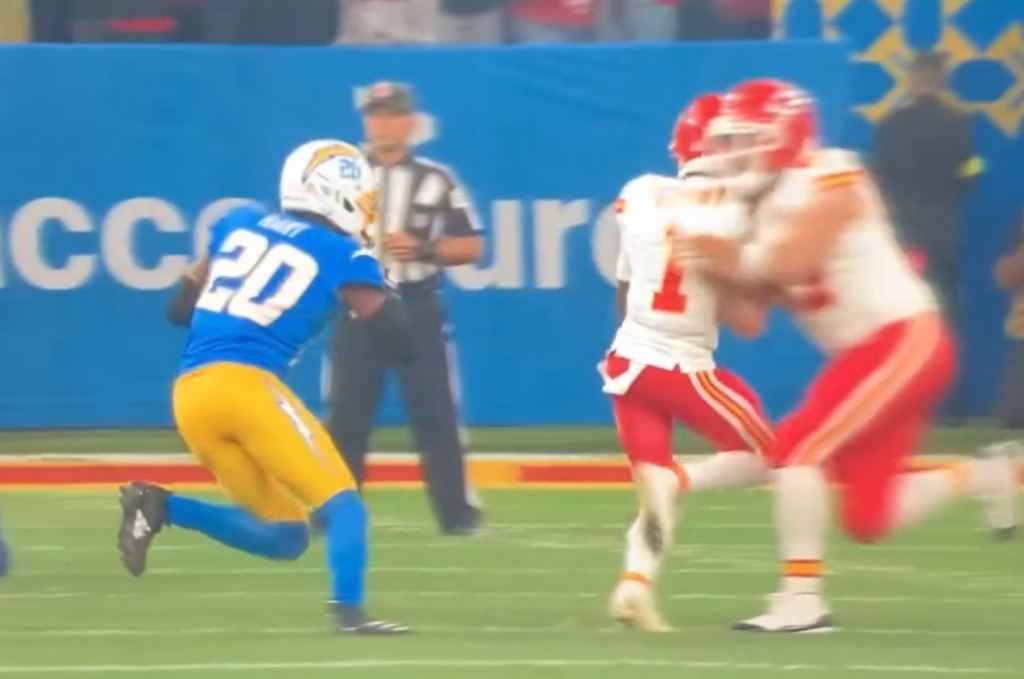 Chiefs’ Xavier Worthy ruled out for Week 2 after collision with Travis Kelce