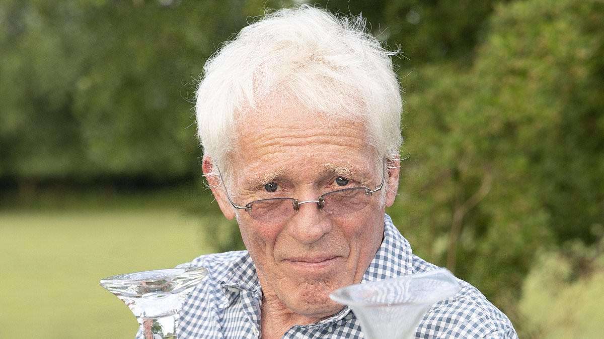 Antiques Roadshow star recalls staff uproar over BBC diversity targets