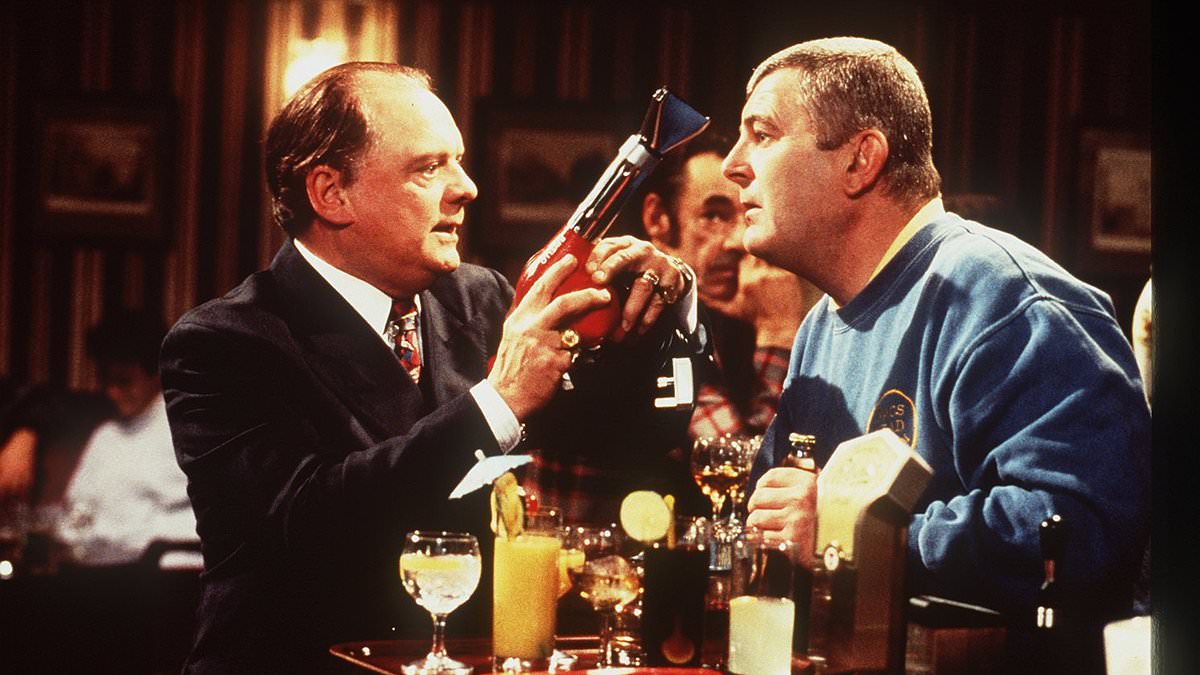 Only Fools and Horses megafan pays £22,720 for Del Boy's cocktail bar, 44 times the asking price