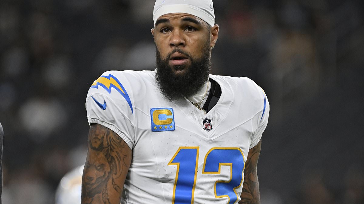 Chargers beat Broncos 23-20 as fan briefly snatches ball from Keenan Allen’s wife at SoFi Stadium