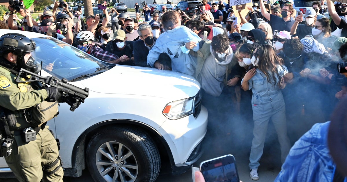 DHS Keeps Broadview ICE Facility Open Amid Chicago-Area Protests