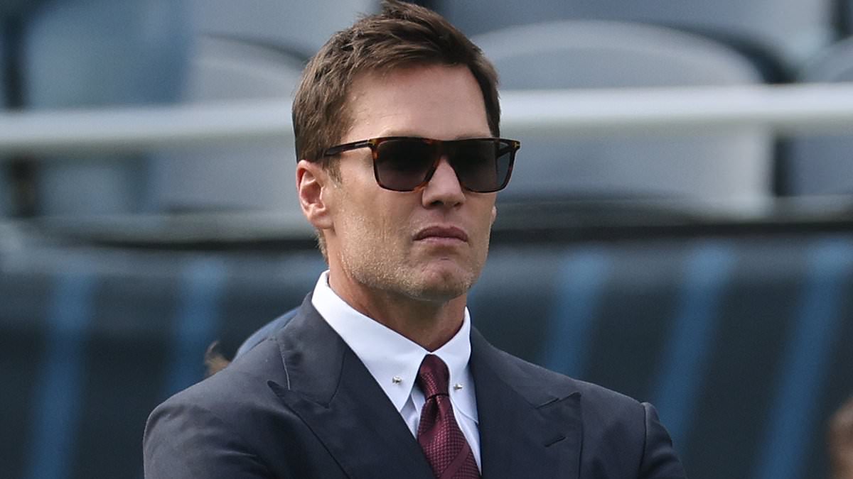Tom Brady defends Fox-Raiders roles in fiery newsletter amid coaching-booth controversy