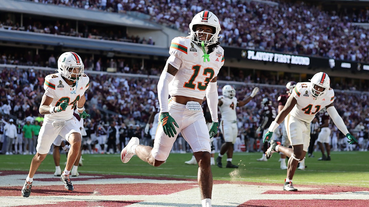 Miami outlasts Texas A&M in CFP debut, advances to Cotton Bowl