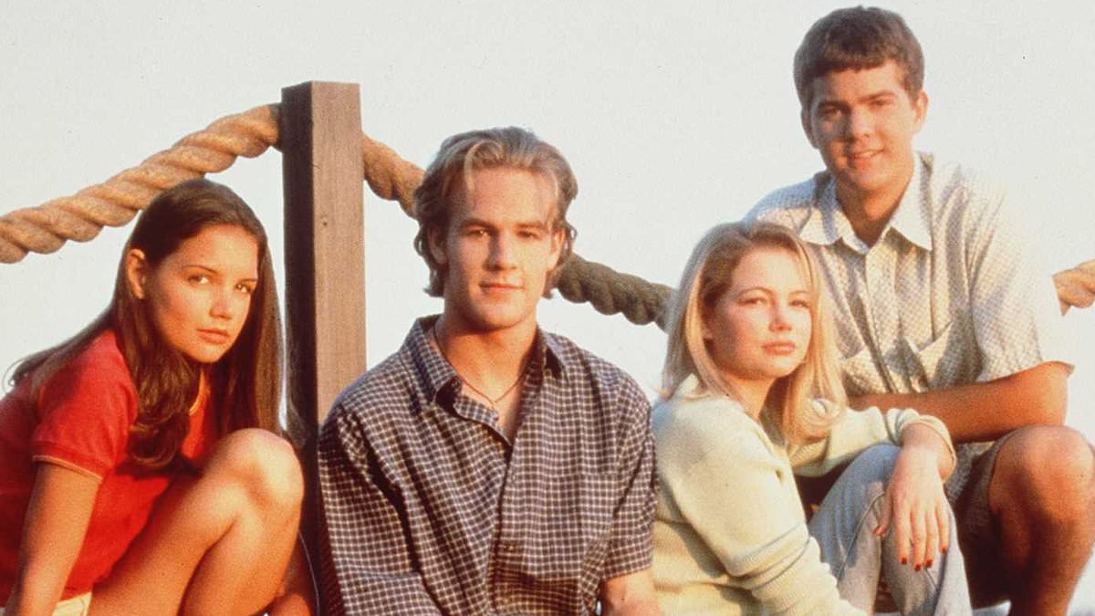 Holmes and Williams share hug at Dawson's Creek Broadway reunion, ending feud speculation