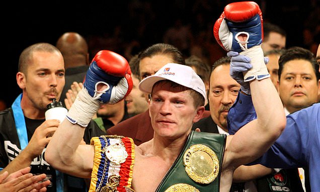 Ricky Hatton, former world champion who stunned Kostya Tszyu, dies at 46