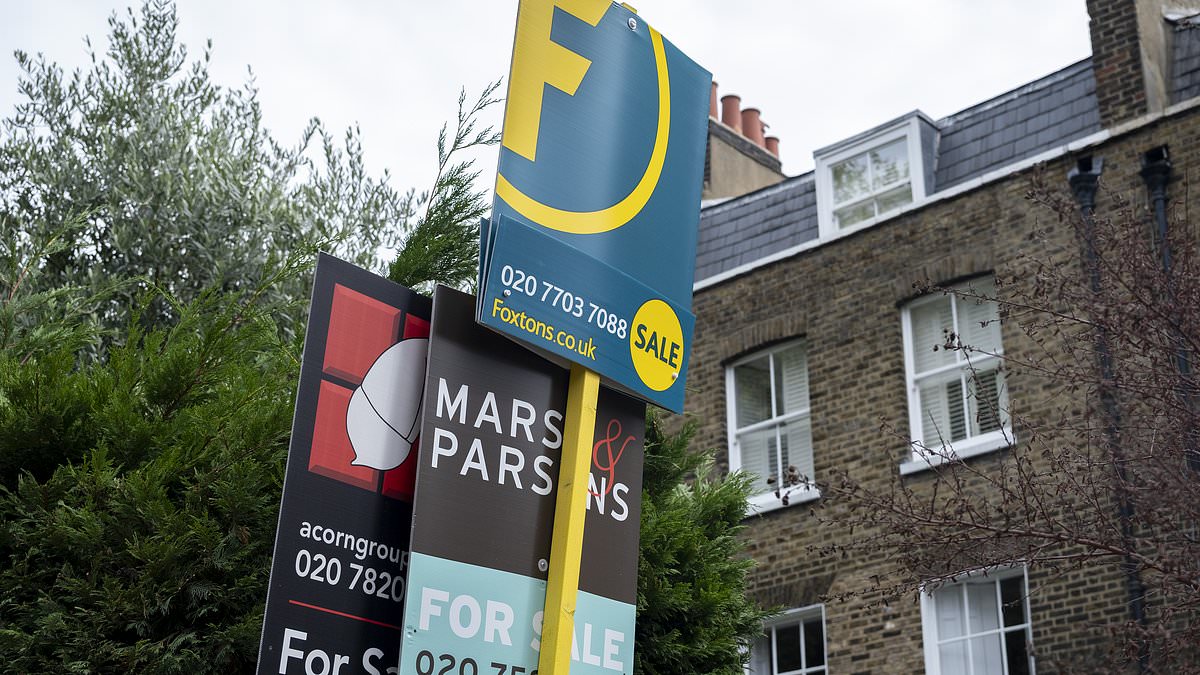 House-Price Nostradamus warns of 2027–28 crash as UK market heads toward 18-year cycle end