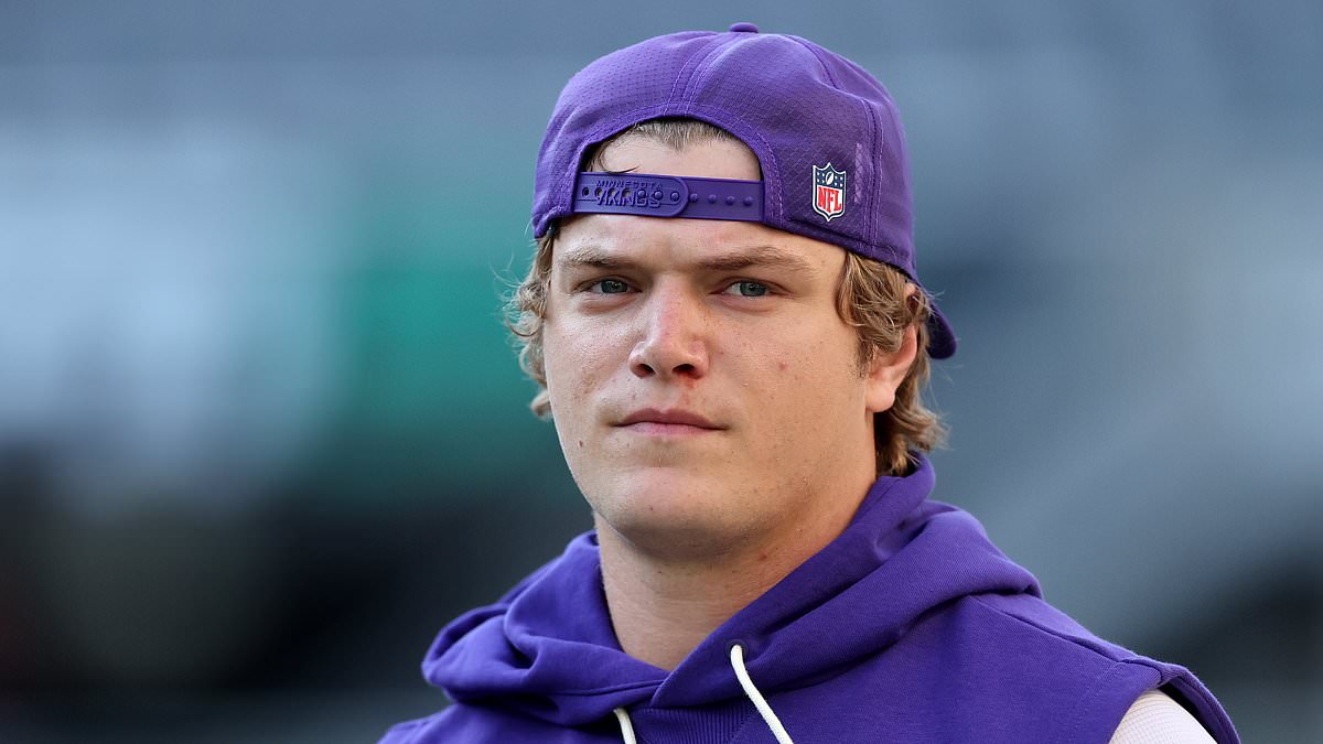 Vikings’ J.J. McCarthy Loses Left Tackle Christian Darrisaw Minutes Before First NFL Start