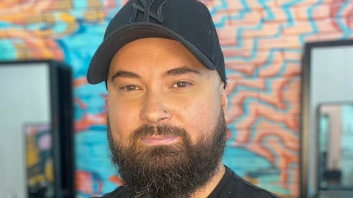 Holiday rental in Cairns linked to extensive black mould; guest falls ill