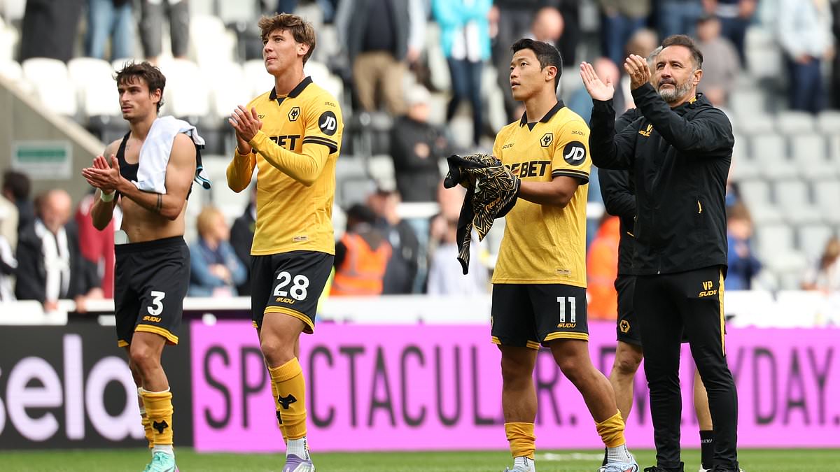 Wolves give Pereira three-year contract amid poor start to season