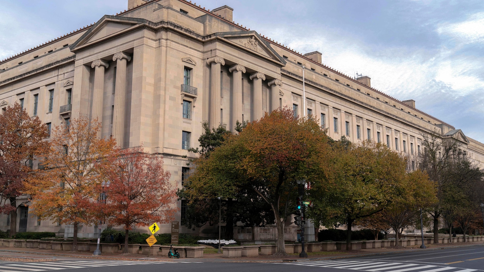 Georgia inmate sentenced to 80 years for making bombs mailed to U.S. courthouse, Justice Department