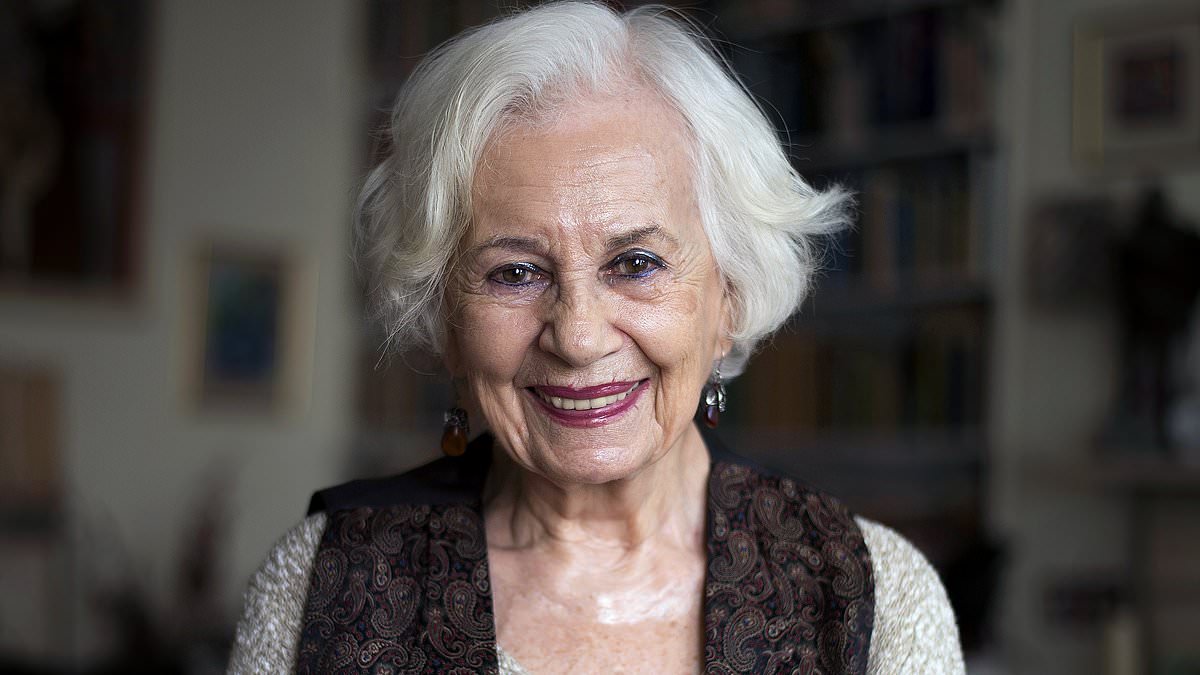 Holocaust survivor Ruth Posner and husband die at Swiss clinic, tributes pour in