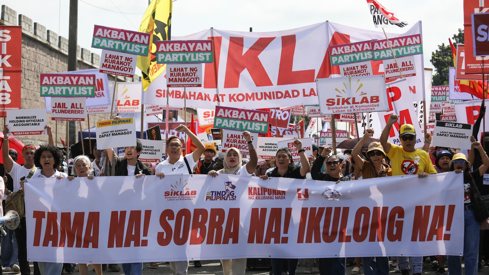 Thousands protest in Philippines over flood-control corruption scandal