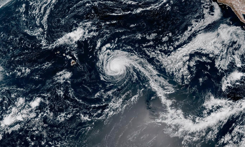 Hurricane Kiko Weakens but Threatens Hawaii with Life-Threatening Rip Currents
