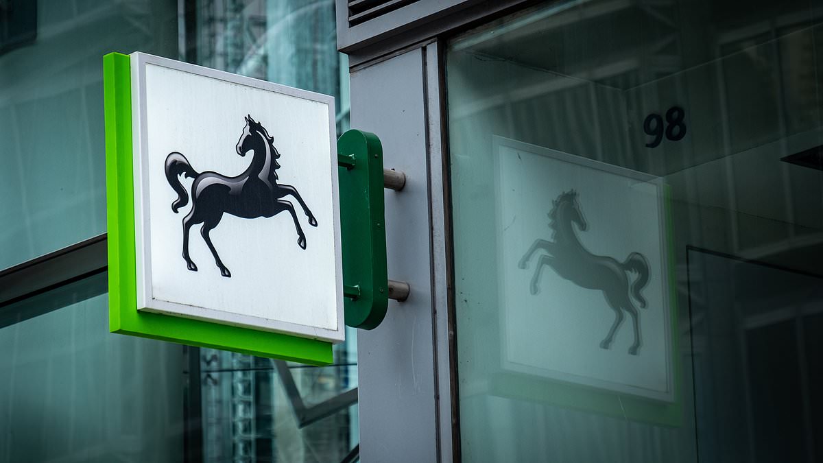 Lloyds Bank offers £200 switching bonus for Club Lloyds and Lloyds Premier accounts