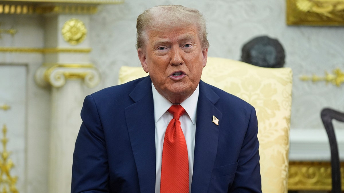 Trump meeting Polish president in the Oval Office