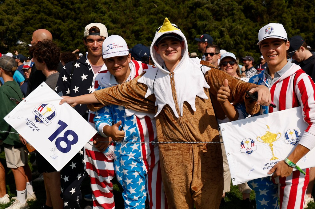 Team United States fans