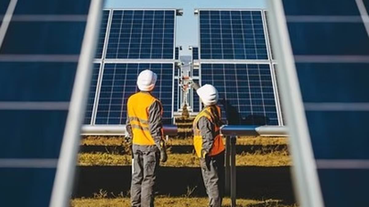 UK startup Awendio Solaris plans up to C$1 billion solar factory in Canada