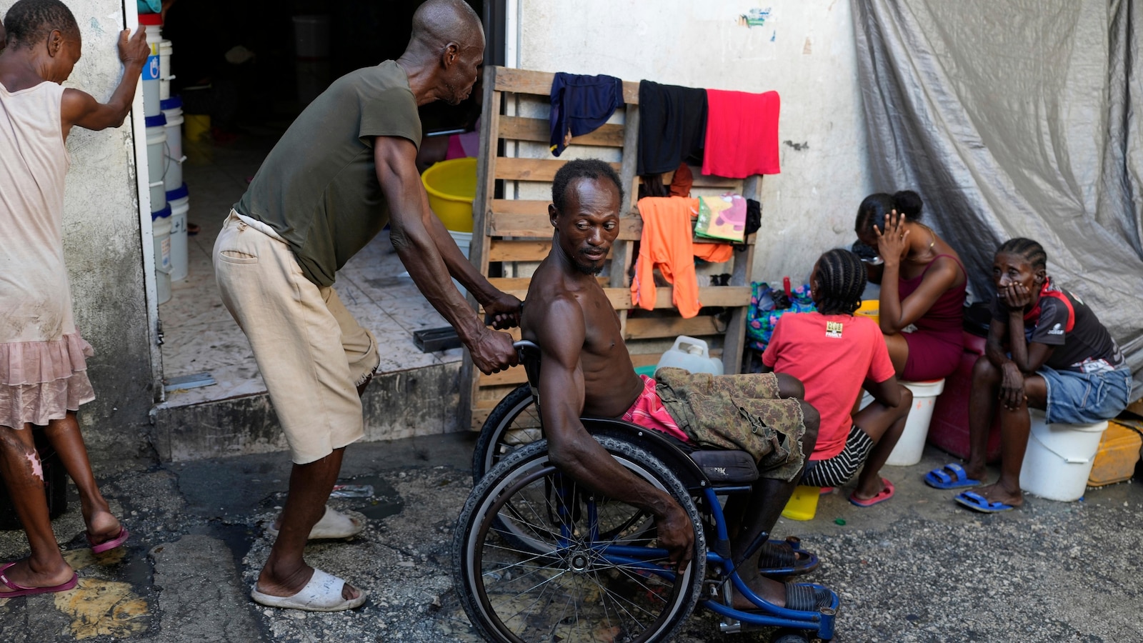 Haitian gang attacks Bassin Bleu town, kills teacher, burns buildings