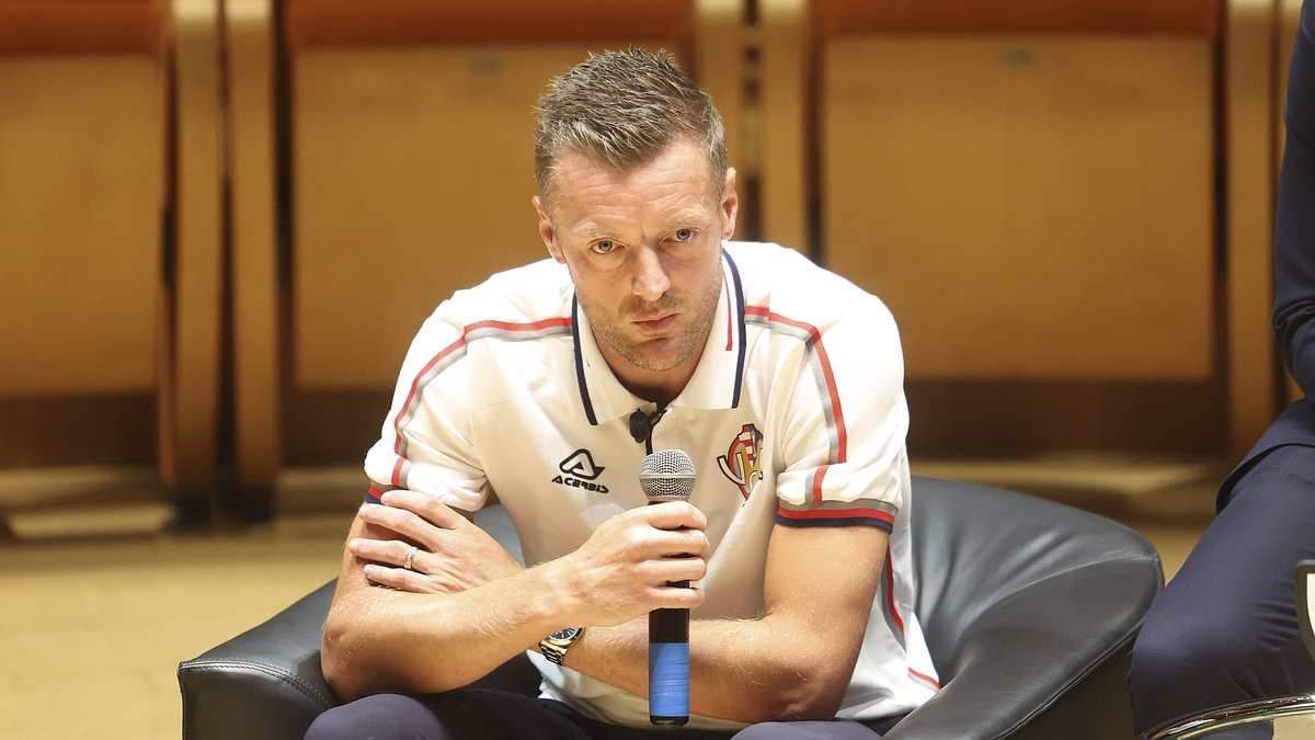 Jamie Vardy Rebukes Reporter at Cremonese Unveiling, Says Age 'Just a Number'