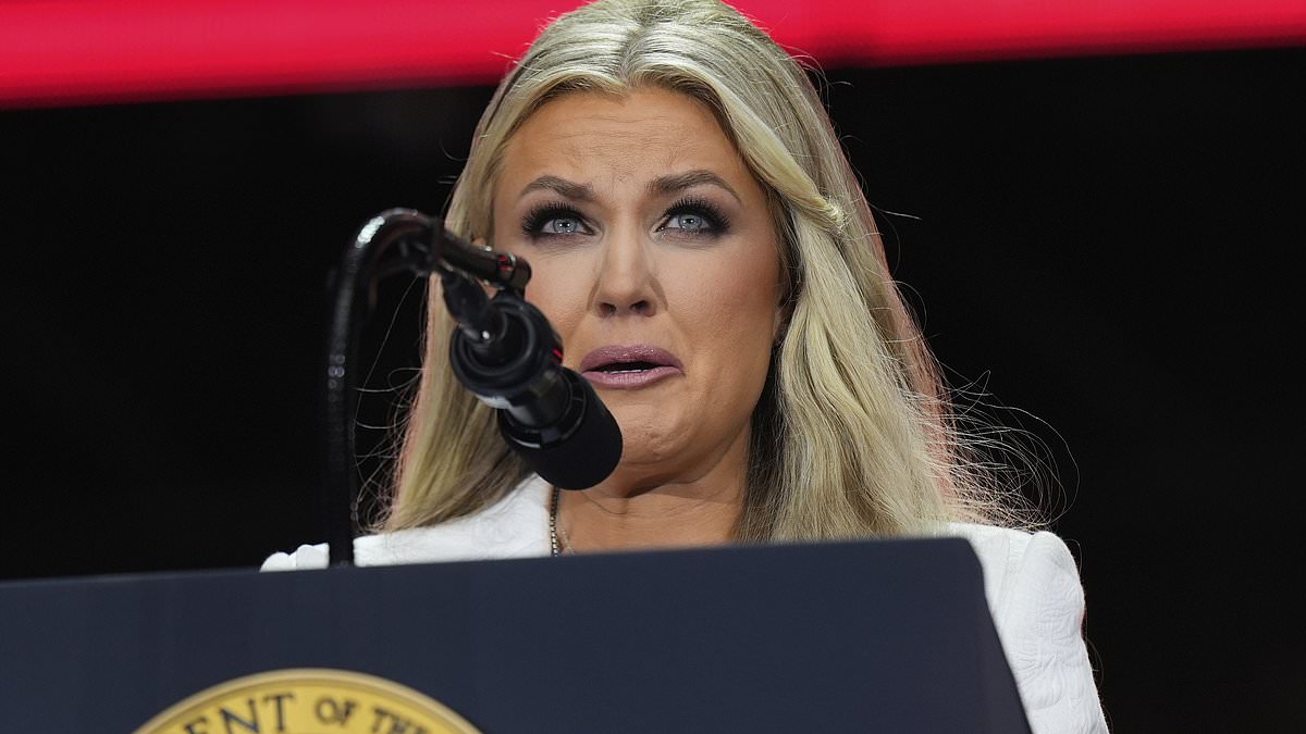 Erika Kirk reveals weekly love notes that sustained her marriage to Charlie Kirk