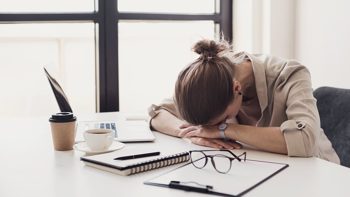 Scientists pinpoint exact time of the afternoon slump and offer ways to beat it