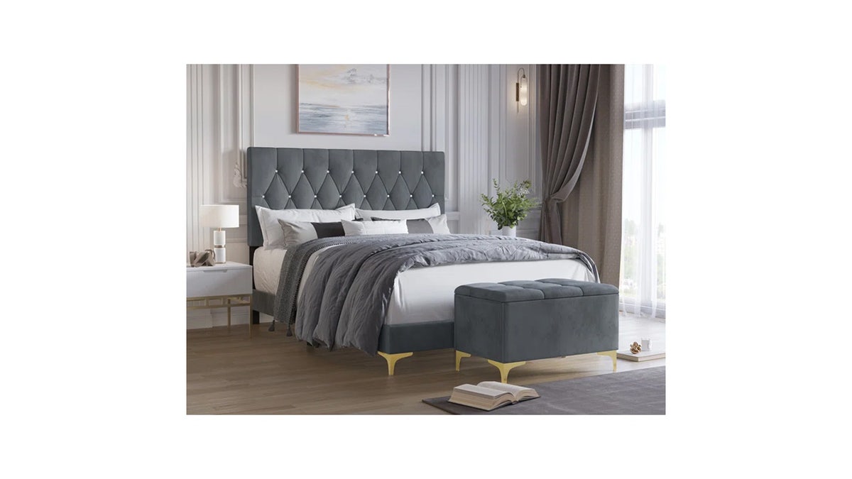 Andrei two-piece bed set