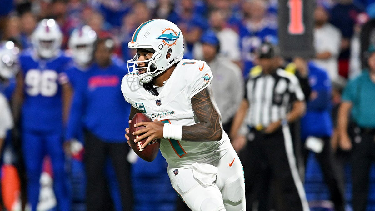 Tua Tagovailoa in action