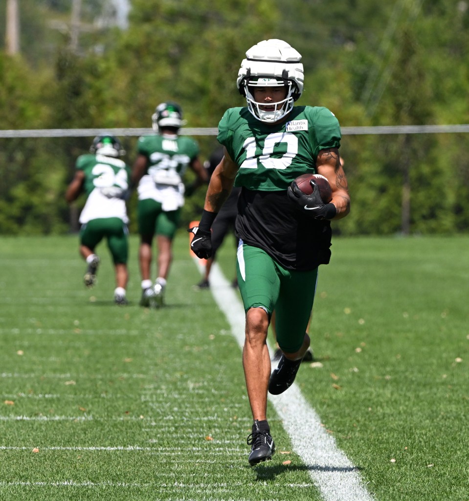 Lazard during warmups