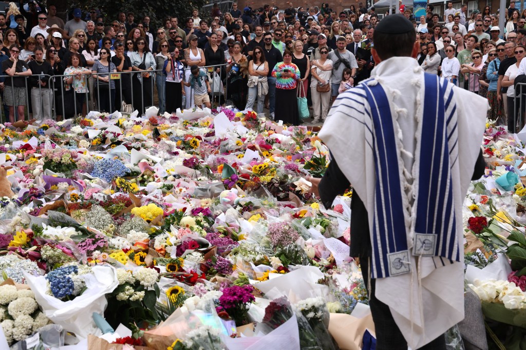 Bondi victims memorial