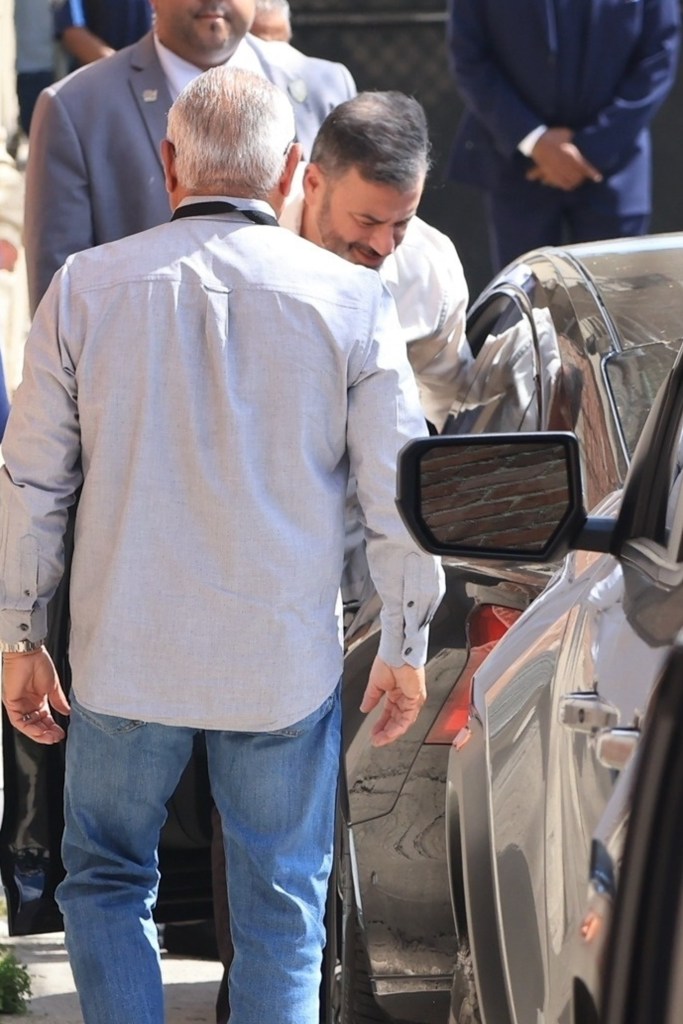 First guests arriving