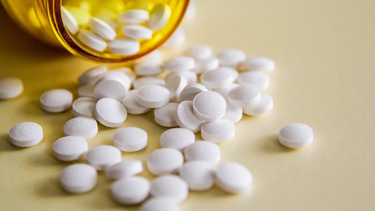 New drug elinzanetant shows promise in reducing hot flashes for breast cancer survivors