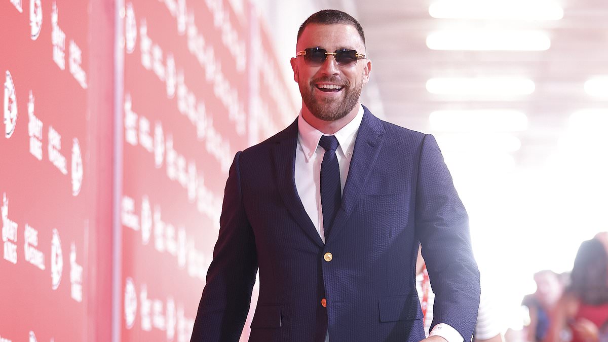Travis Kelce’s suit-and-shorts pregame look splits fans ahead of Chiefs-Eagles rematch
