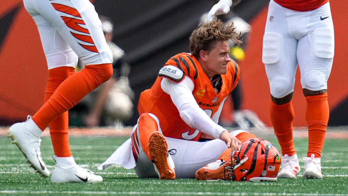 Joe Burrow Could Miss Up to Three Months After Suspected Grade 3 Turf Toe