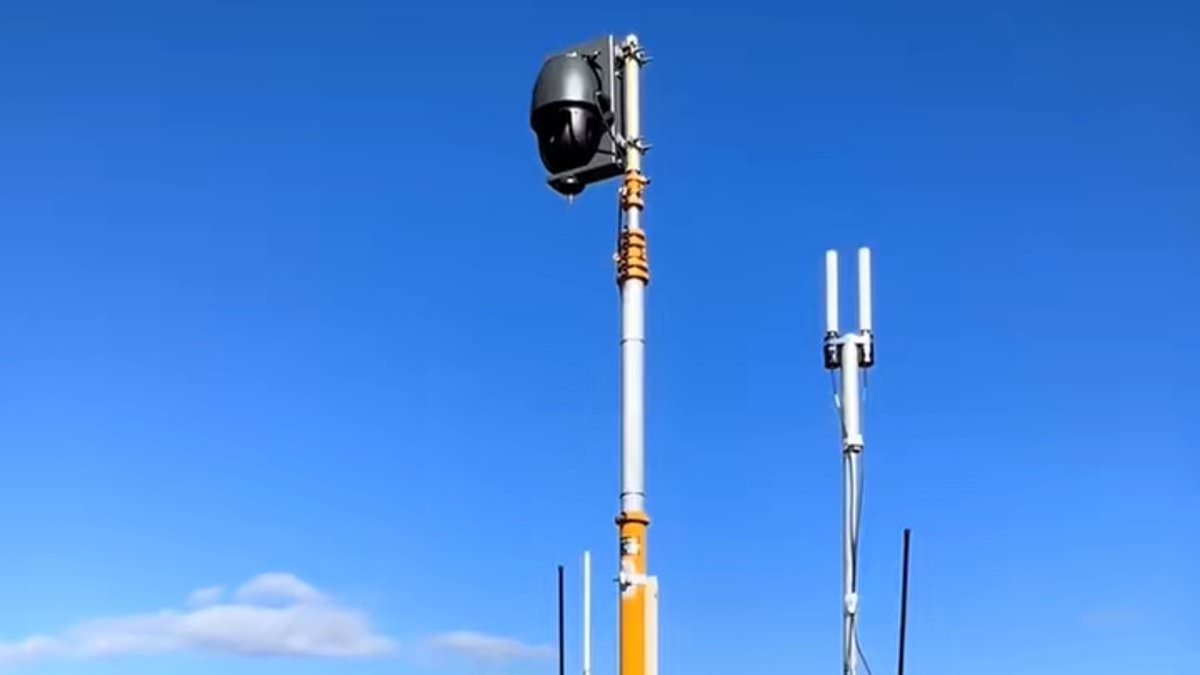 High-tech surveillance deployed as Australian manhunt for Dezi Freeman enters fourth week