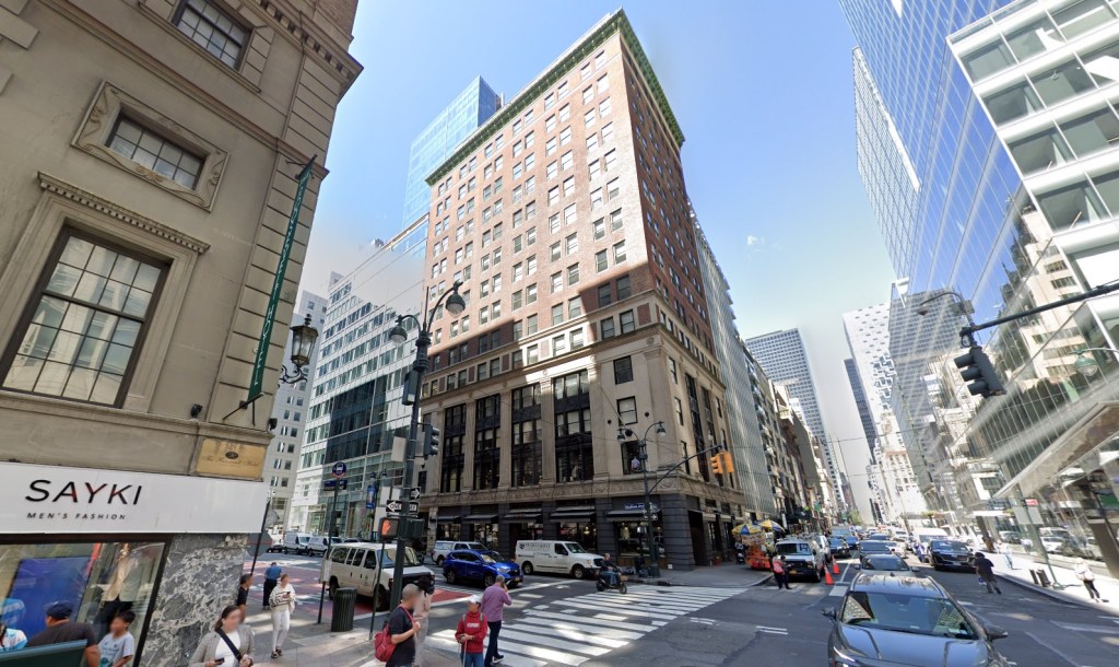 Zara Founder Amancio Ortega to Sell Manhattan Office Tower at Steep Loss