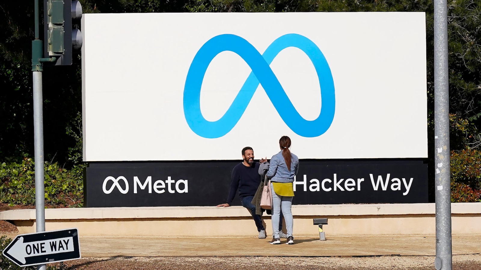 OpenAI and Meta update chatbots to better assist teens in distress