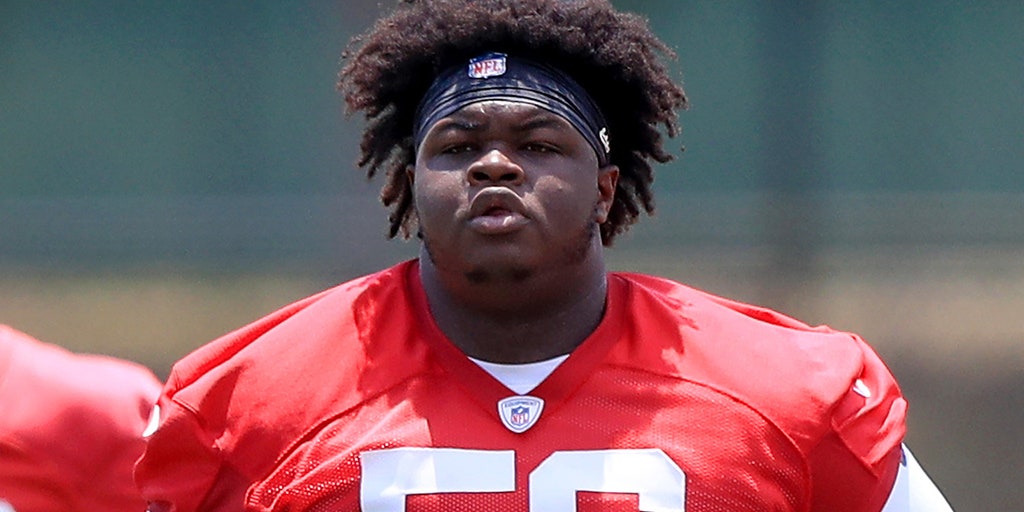 Buccaneers re-sign 464-pound Desmond Watson to practice squad ahead of Week 4 vs. Eagles