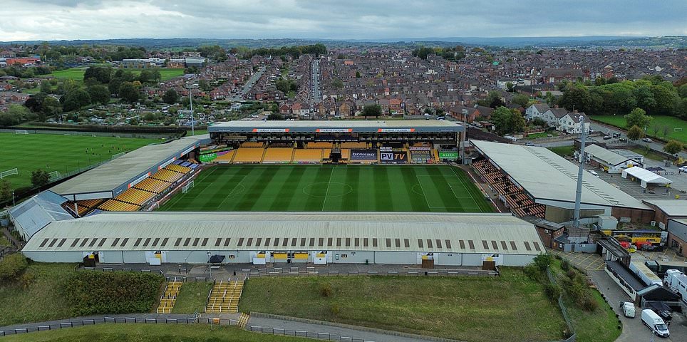 Nottingham Forest around the ball