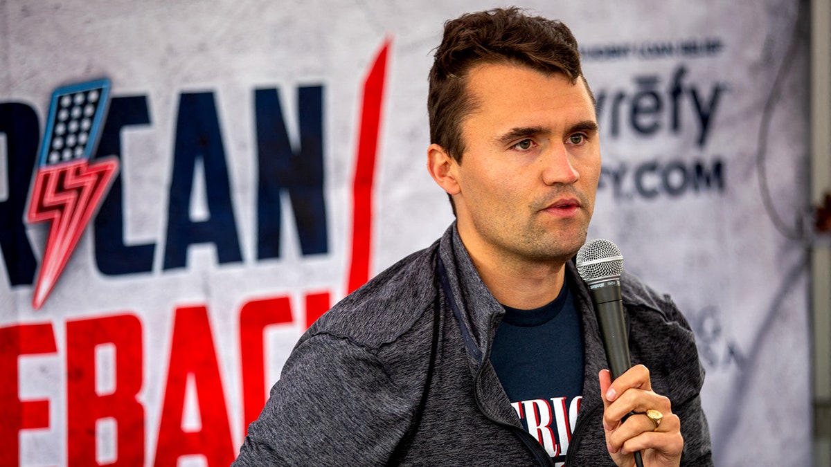 NFL Holds Moment of Silence for Charlie Kirk Before Packers‑Commanders Game