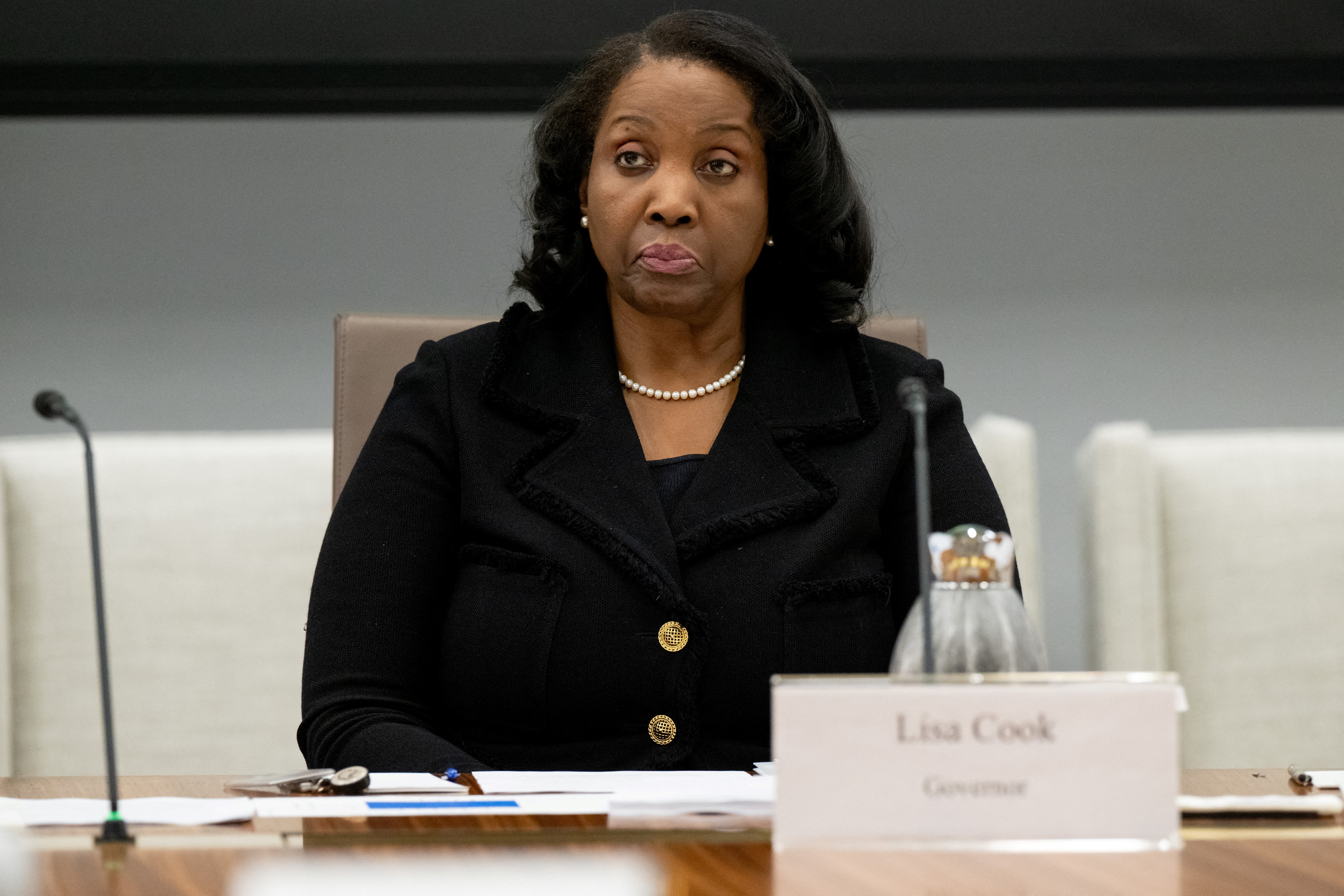 Former White House Aide Urges That Fed Governor Lisa Cook Be Barred From September Policy Meeting