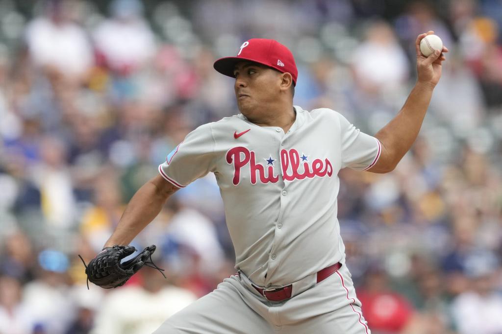 Mets, Phillies set for pivotal Game 2 as Sean Manaea faces Ranger Suárez