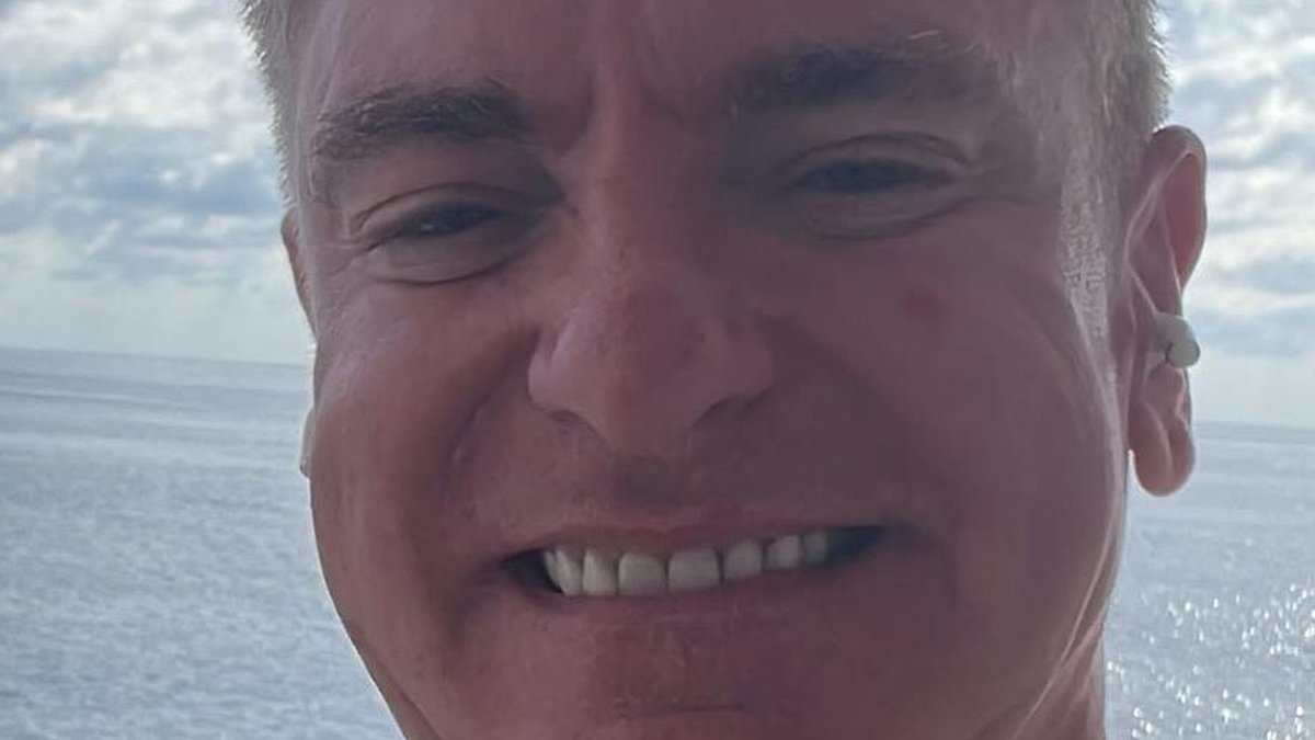 Former NSW Crown prosecutor Paul Leask charged with new counts over online child-abuse material