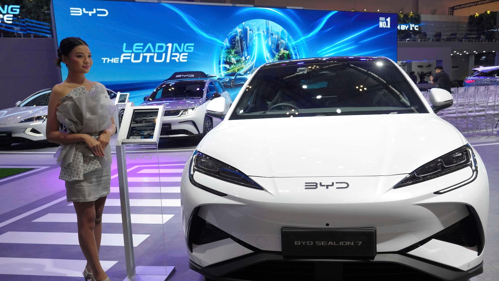 China tightens electric-vehicle exports, requires export permits from 2026