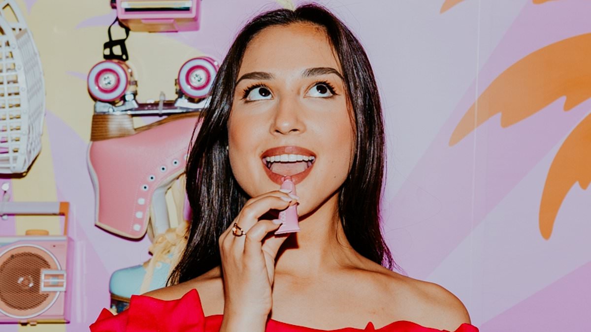 Cashless café faces backlash over 2% card-payment surcharge