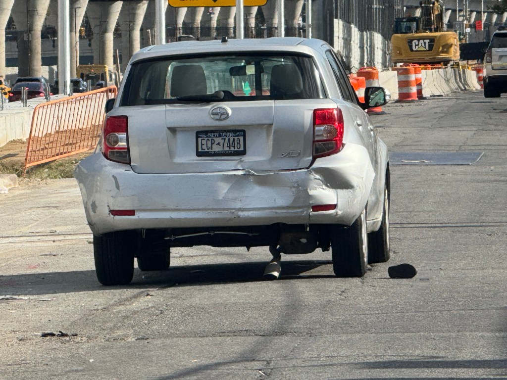Queens pedestrian crash image