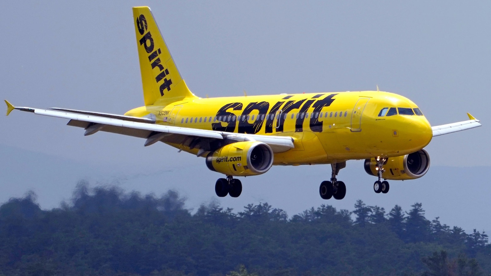 Spirit Airlines to furlough 1,800 flight attendants amid second bankruptcy